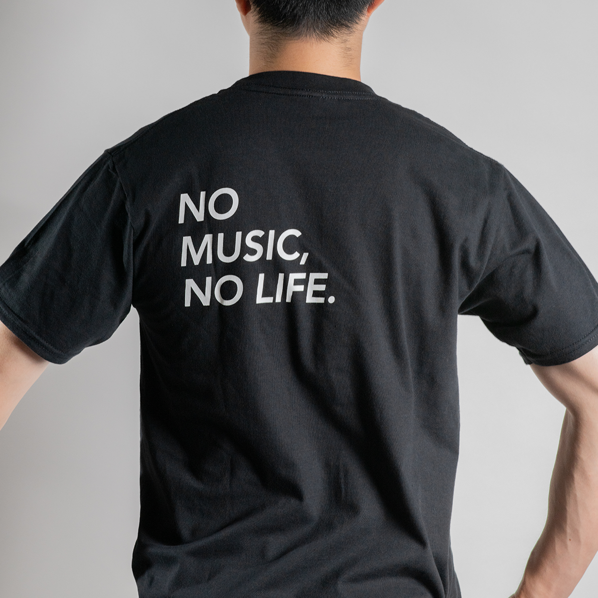 "No Music, No Life" T-SHIRT